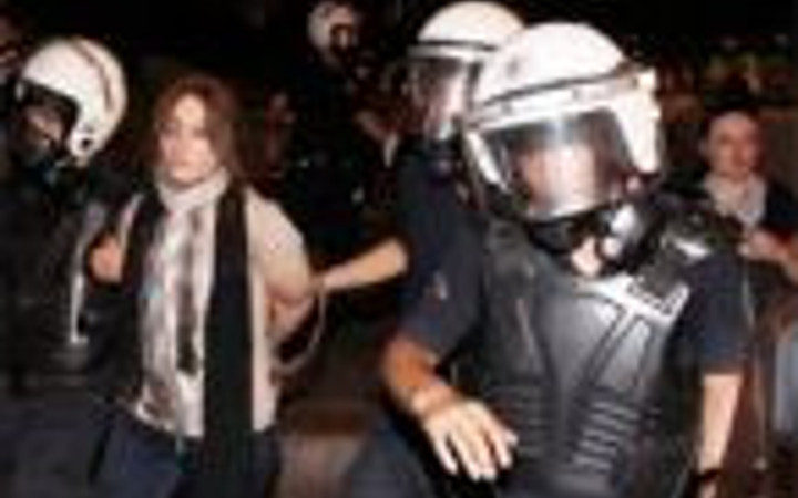 Opera binasını revire çevirdiler