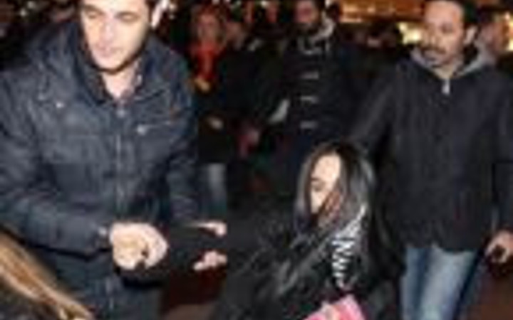 Kadın avukat yaka paça gözaltına alındı