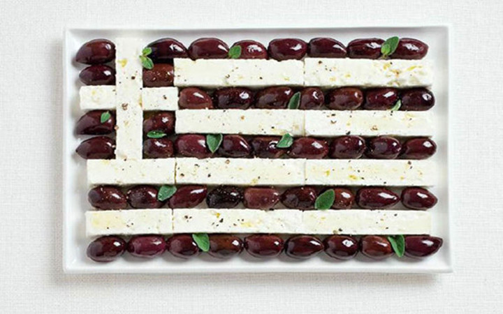 Ünlü yemekleriyle hazırlanmış ülke bayrakları