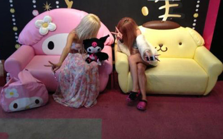 "Utangaç Poz" çılgınlığı!