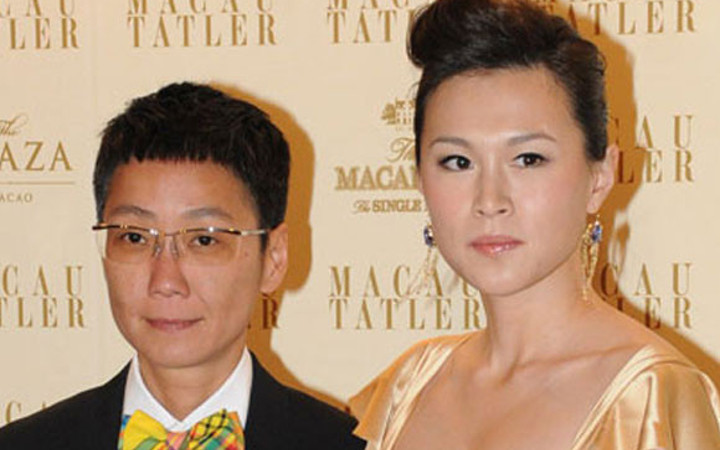 Milyarder babanın lezbiyen kızı isyan etti