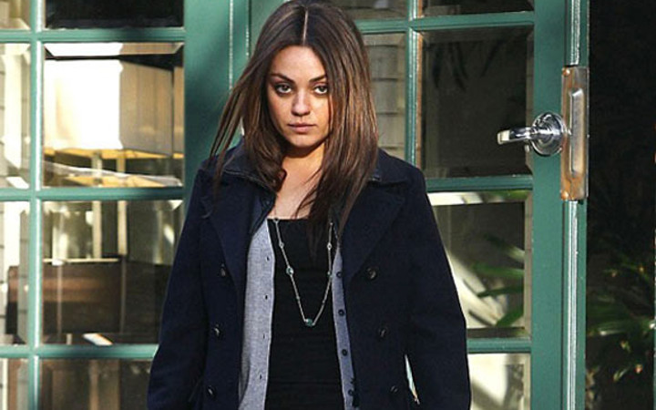 Mila Kunis yeniden makyajsız yakalandı!