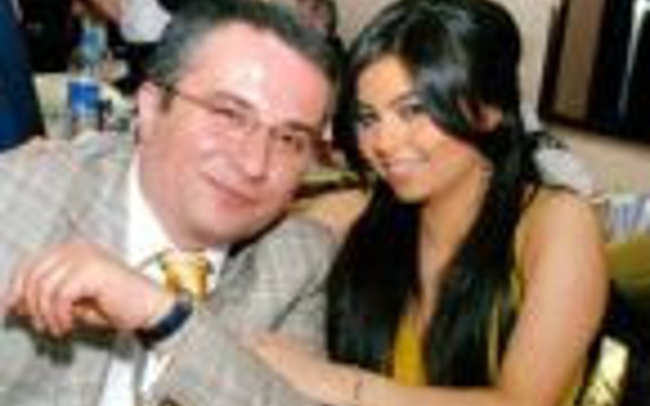 Münevver'in babasında olay yaratacak kitap