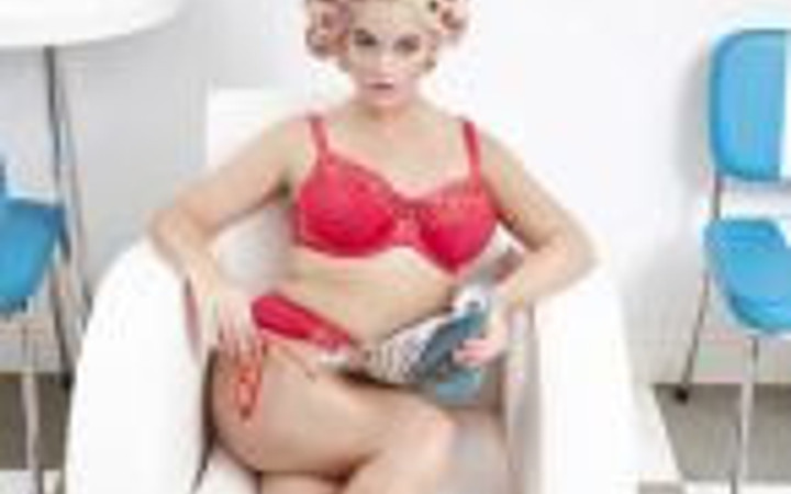 Şimdi moda büyük beden mankenler