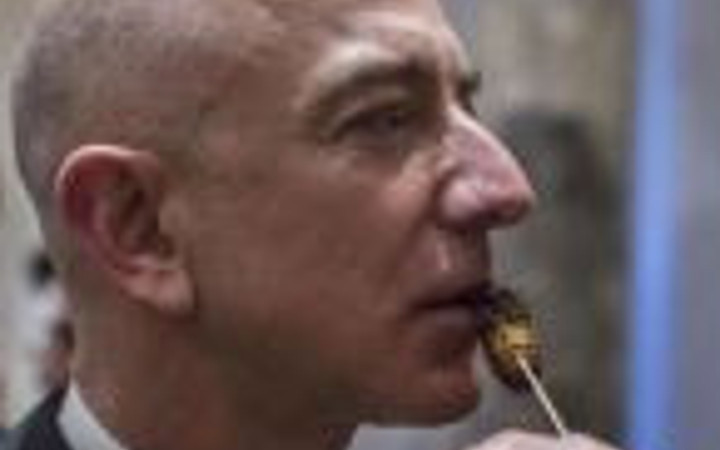 Geceye vahşi hayvanlardan oluşan yemekler damga vurdu