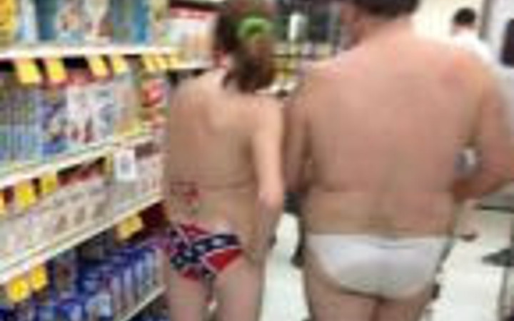 Alışveriş yapan tuhaf insanlar...