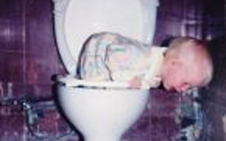 Tuvalete düşen çocukların halleri