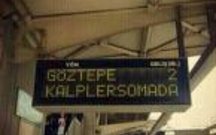 Göztepe metrosunda dikkat çeken Soma yazısı