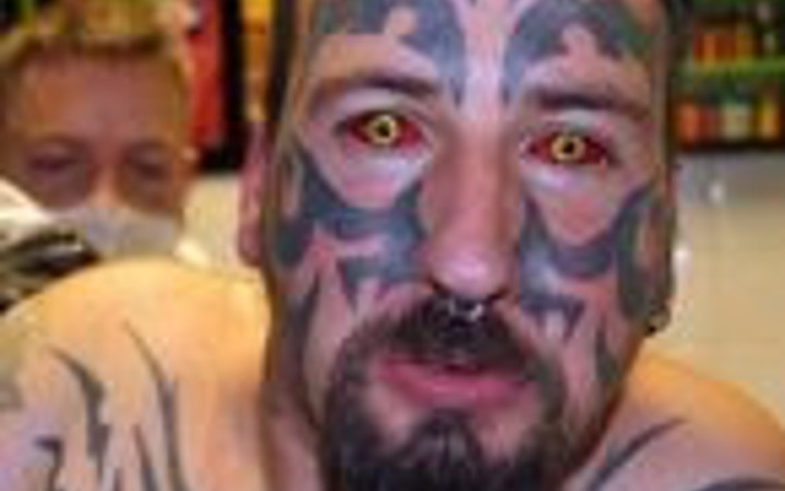 16 bin dolar harcayıp şeytana döndü