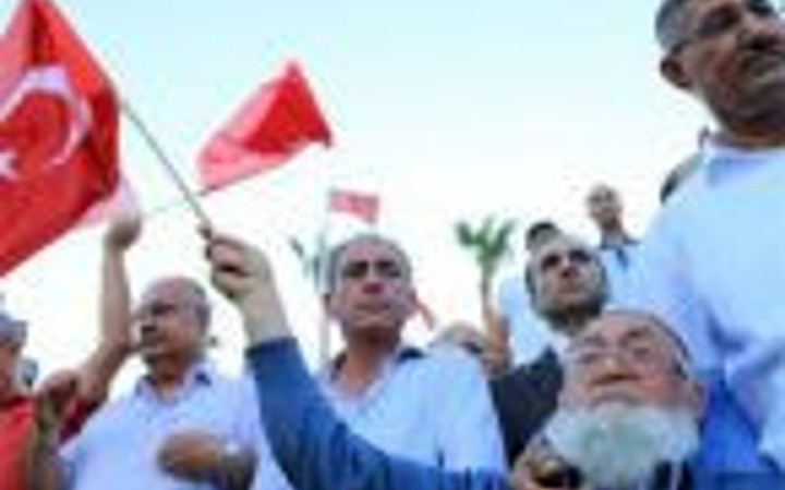 Türkiye bayrağına sahip çıktı!