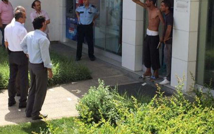 Baba-oğuldan baltalı kredi dehşeti