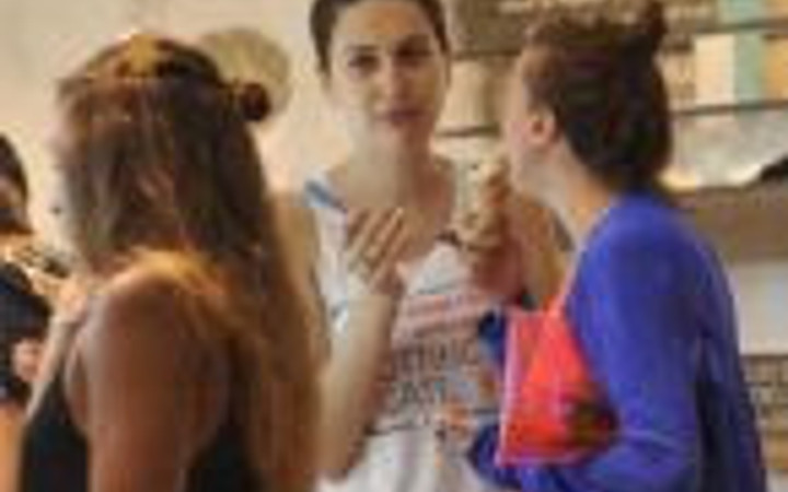 Karadayı'nın güzeli Çeşme'de!