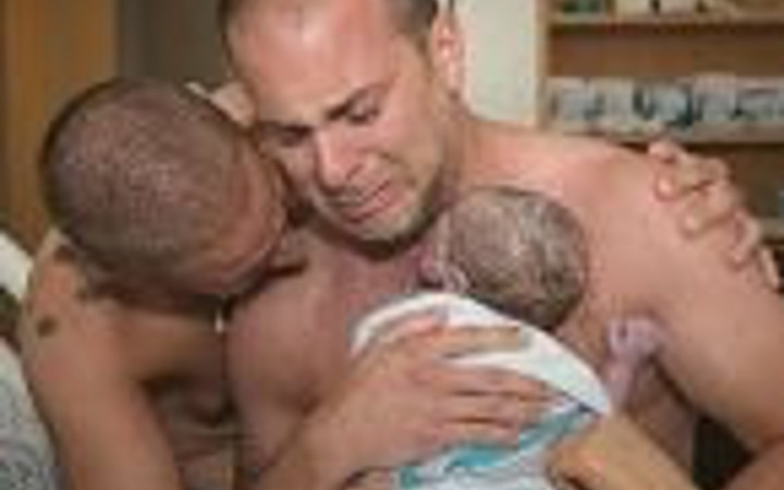 Eşcinsel çiftin doğum heyecanı