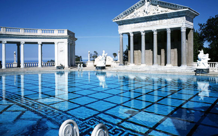 Kafa dinlemek için kale yaptırdı