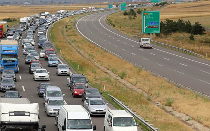 TEM'de 15 kilometrelik bayram trafiği