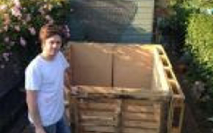 Canı sıkılan adam bakın ne yaptı...