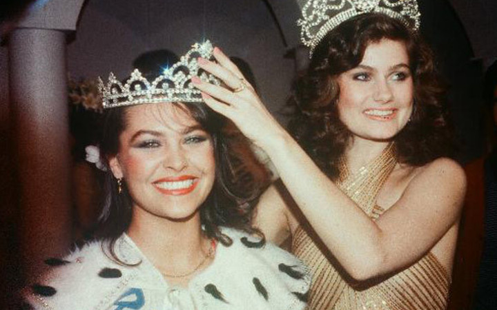 Gelmiş geçmiş güzeller...