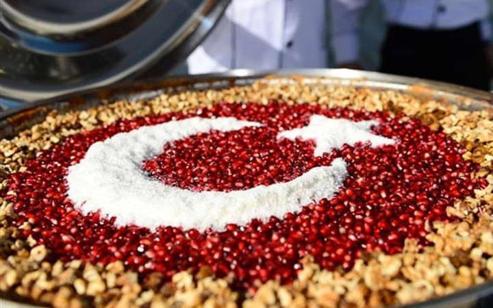 Erdoğan'dan Muhafız Alayı'na aşure ziyafeti...