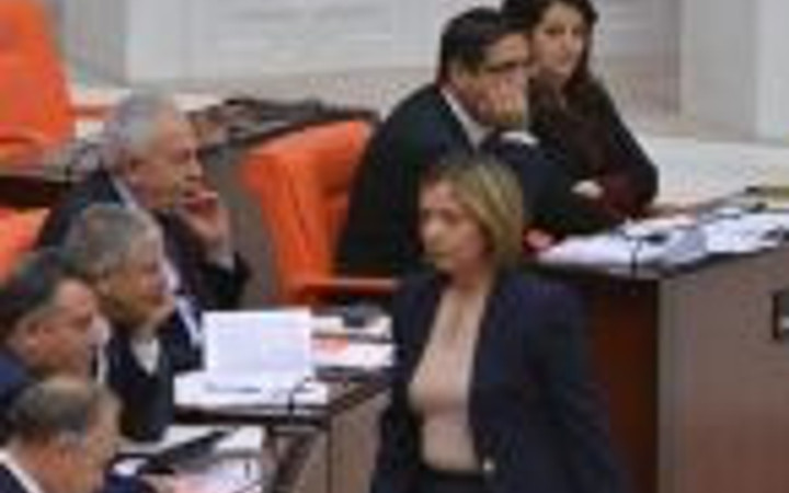 Pervin Buldan'ın Dikkatini çeken kıyafet