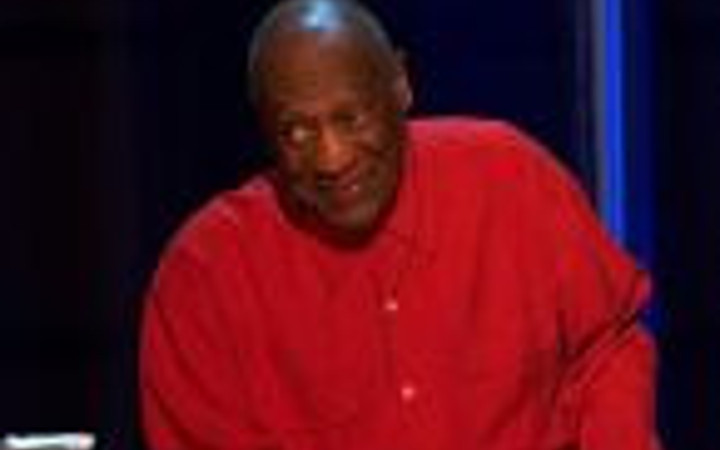 Komedyen Cosby'ye 14. tecavüz suçlaması