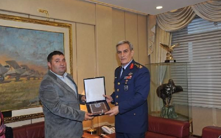 Fedakar sıvacıya Genelkurmay'dan plaket