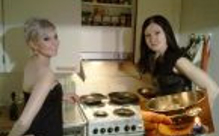 Finlandiyalılar neden kurşun döküyor?