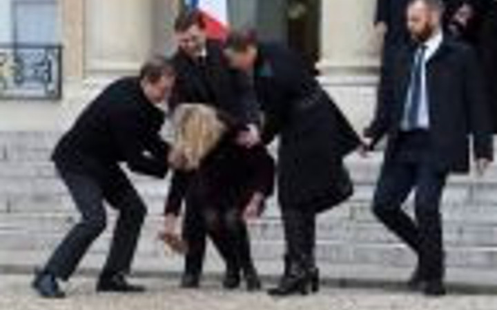 Danimarka Başbakanı yere düştü