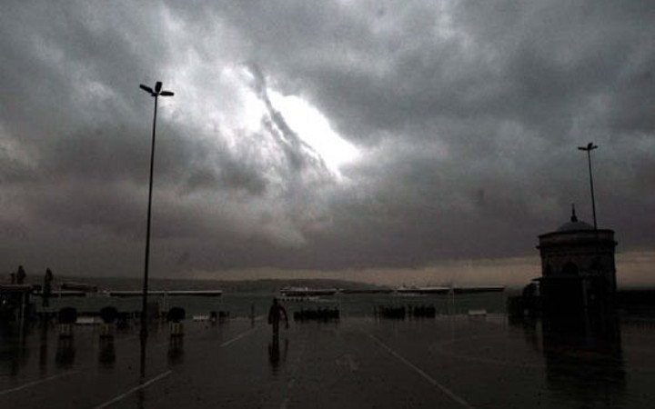 İstanbul karanlığa büründü