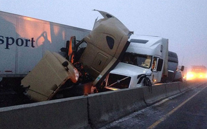 İki tır arasında mucize kurtuluş