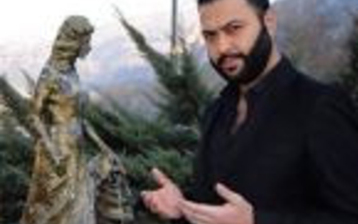 BBG Caner 'cinci hoca' oldu