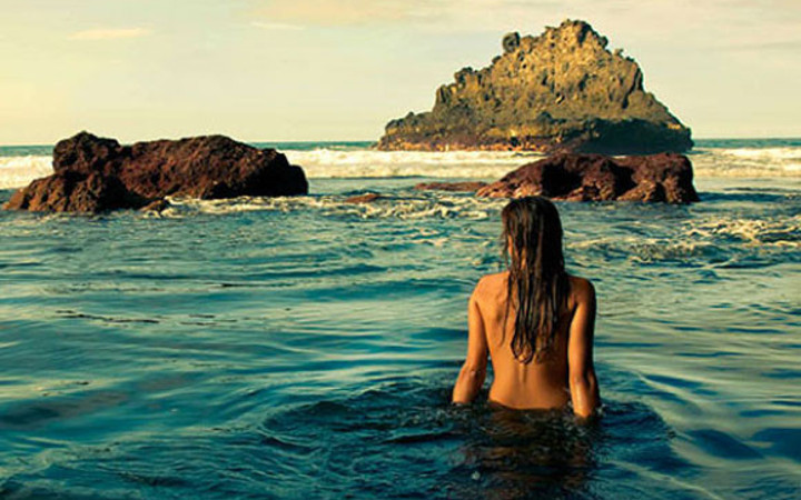 Tabuları yıktılar çıplak tatil yapıyorlar