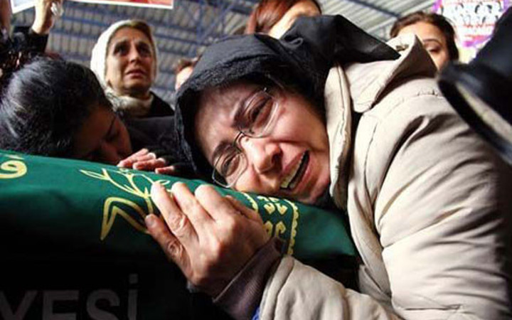 Türkiye'yi ağlatan Özgecan'ın canaze namazı kılındı