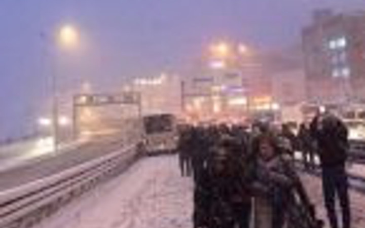 İstanbul'da hayat felç! Metrobüsler durdu