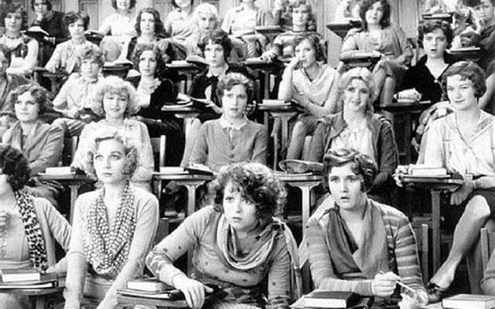 Seks eğitimi dersi meraklı bakışlar arasında verildi