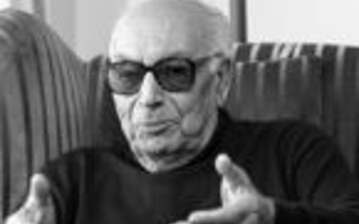 Edebiyatın koca çınarı Yaşar Kemal'in ardından sevenleri ağlıyor