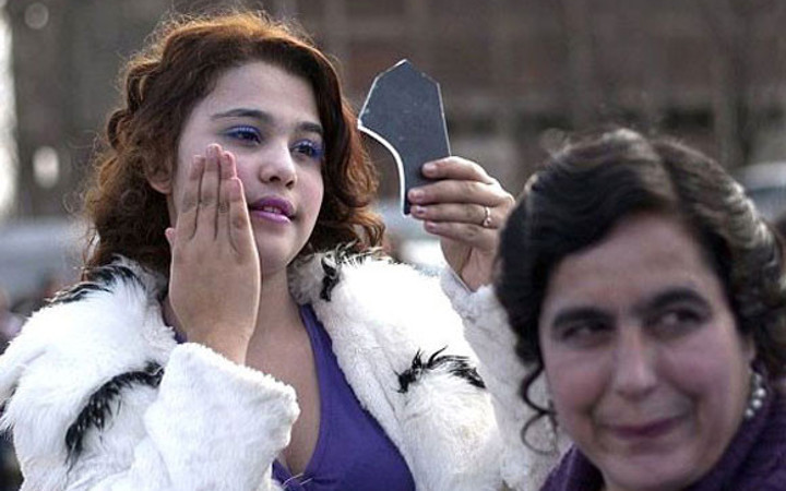 Kızlar her yıl koca bulma festivali yapıyor