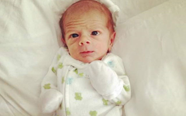 Yaşlı görünen bebekler