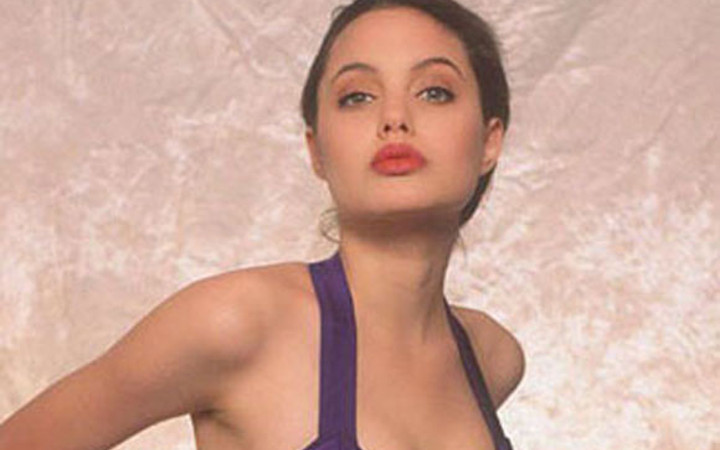 Angelina Jolie 16 yaşında!