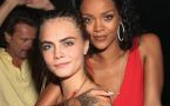 Rihanna yüzünden birbirlerine girdiler