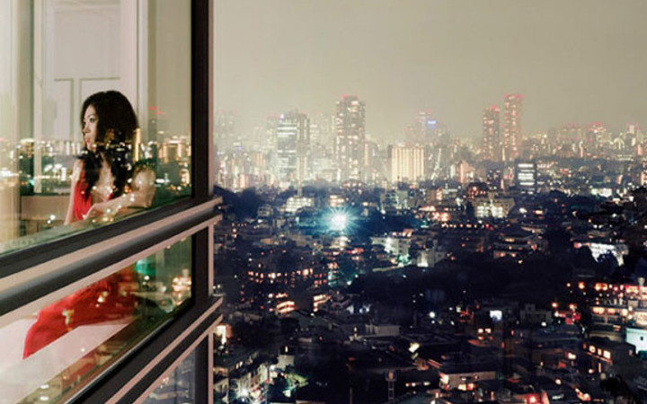 Çatılardan gözetleyip fotoğrafladı