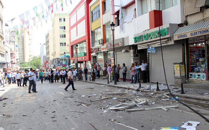 HDP Adana ve Mersin il teşkilatlarında patlama