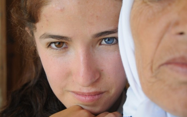 Hayata iki renk bakıyorlar