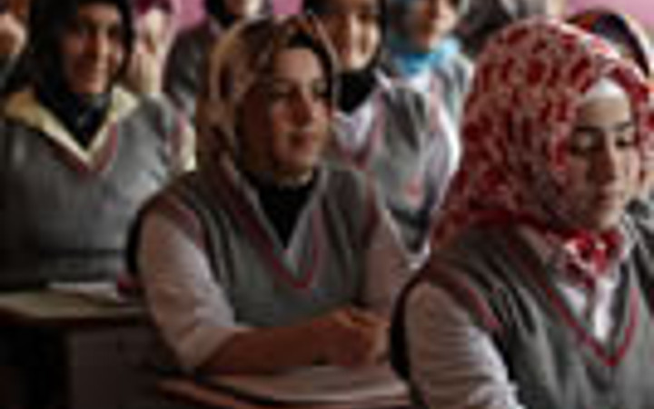 Reuters objektifinden imam hatipler