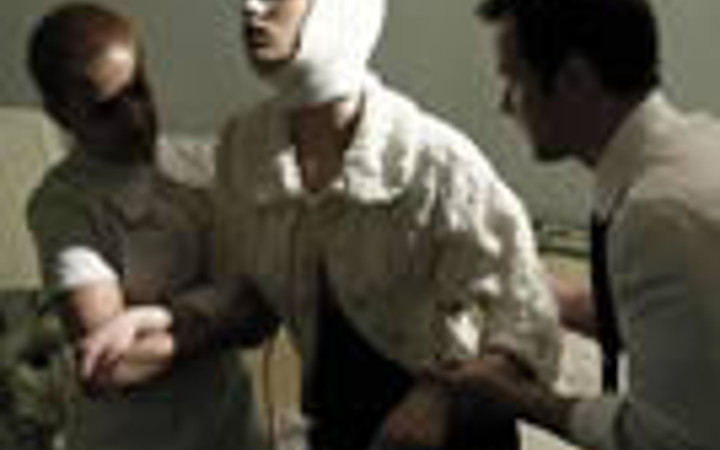 Estetik merkezinden çarpıcı kareler