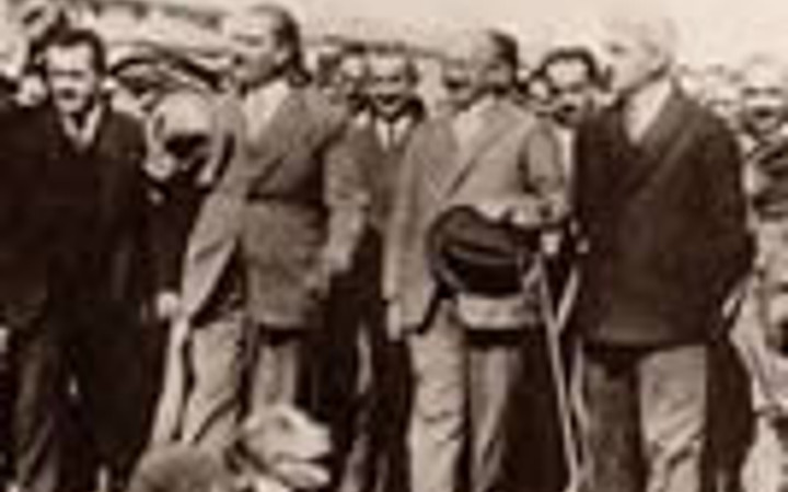 Suikastten kurtulan liderler