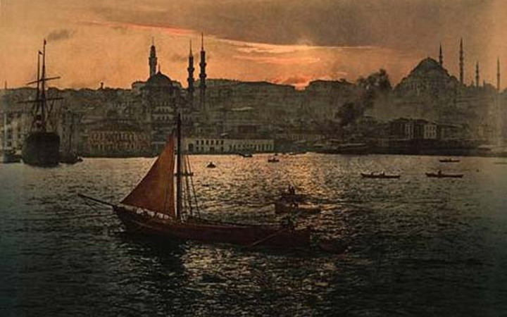 İstanbul'un 200 Yıllık Tarihi Renklendi