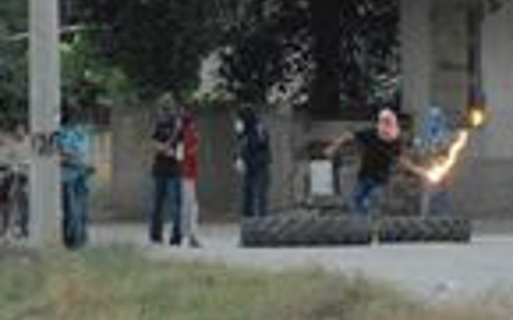 Yaptığı bomba elinde patladı