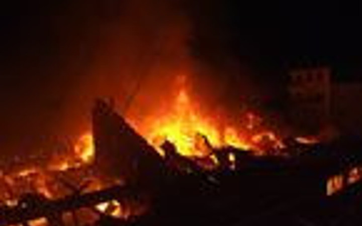 Bafra'da 6 iş yeri alev alev yandı