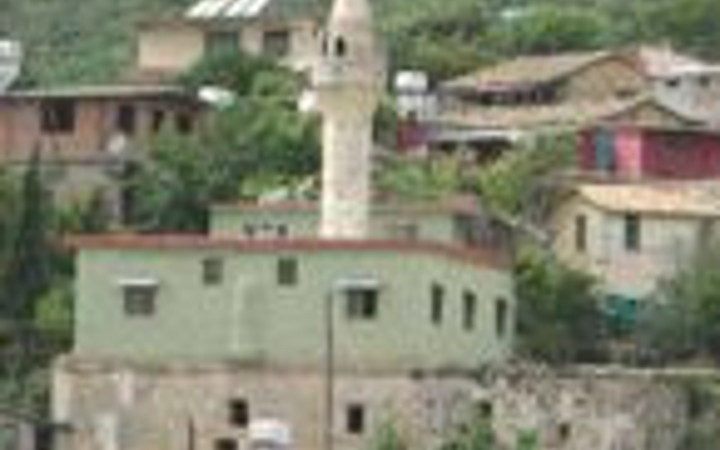 Altı kilise üstü cami