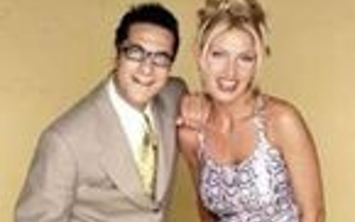 Bir görünüp bir yok olan hostesler